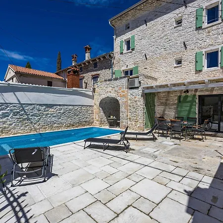 Prázdninový dům Countryside House Mir With Private Pool
